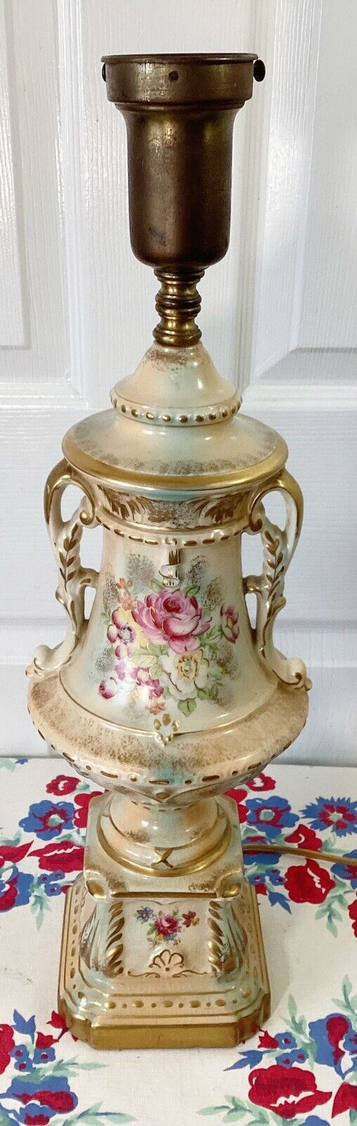 Antique 40s VICTORIAN Hand Painted Gilt Porcelain Urn Floral Table PARLOR LAMP