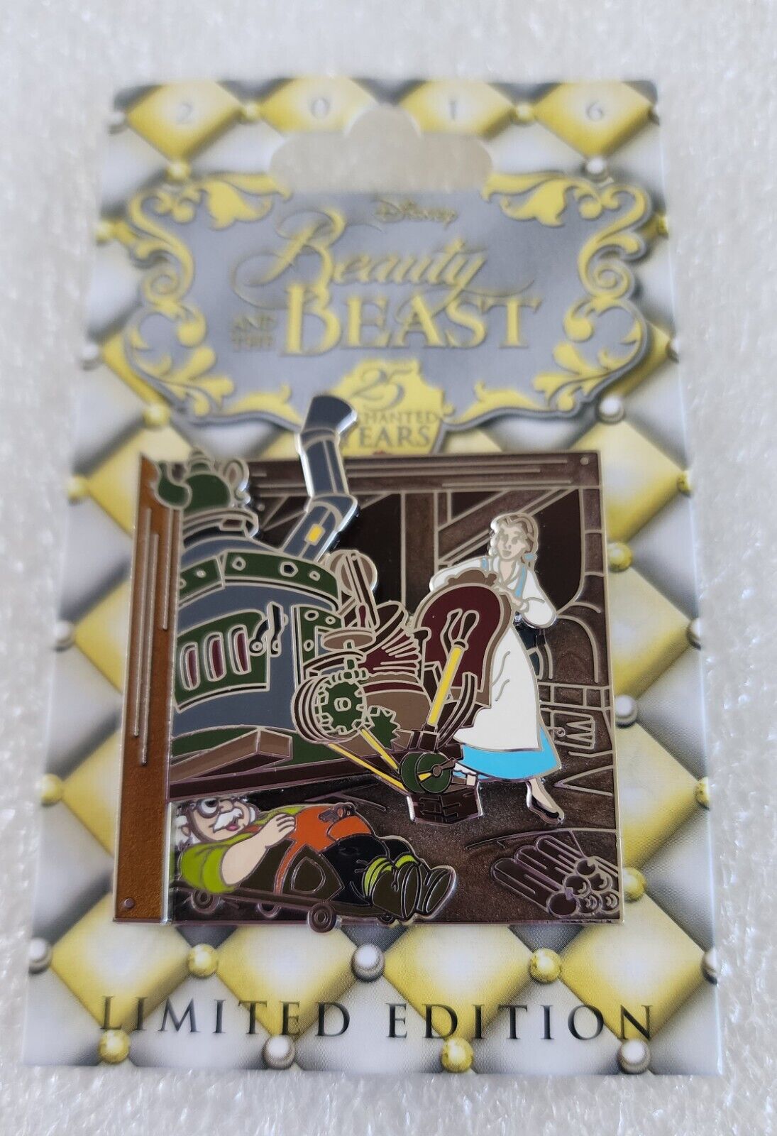 DISNEY BEAUTY and the BEAST~BELLE & MAURICE~25 ENCHANTED YEARS~LE PIN~FREE SHPG