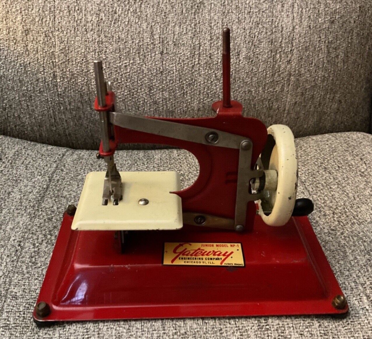 RARE  1920s Red Child Size Metal Sewing Machine Junior Model #NP-1 Collectible