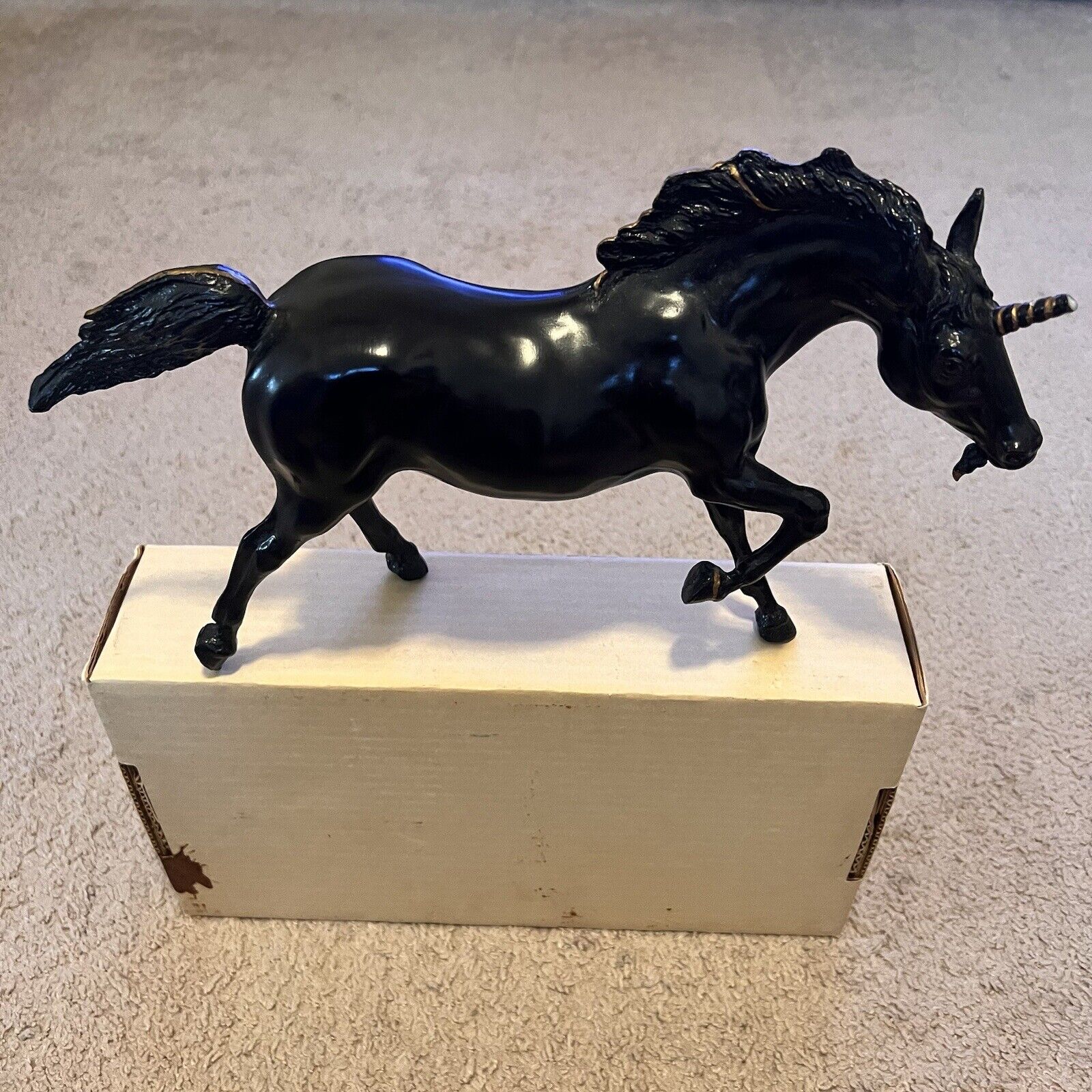 Breyer Horse… BROKEN HORN.