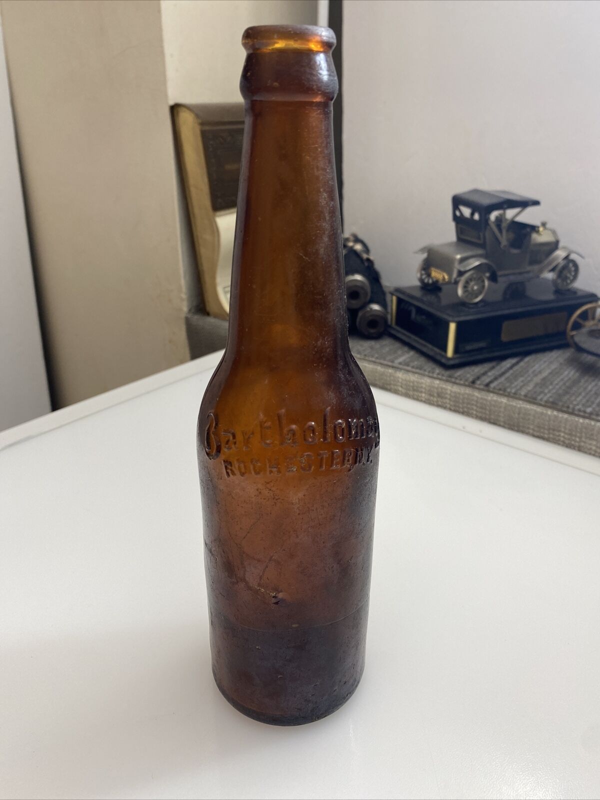VTG BARTHOLOMAY BREWING CO ROCHESTER, NY - DEEP AMBER BOTTLE small chip nn