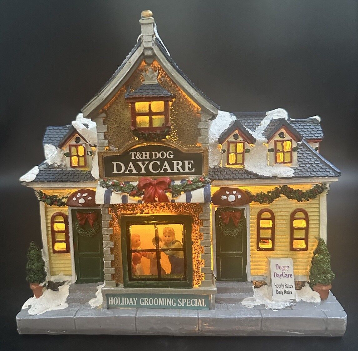 Carole Towne Christmas Village T&H Dog Daycare Pre-owned  RARE  find….2019