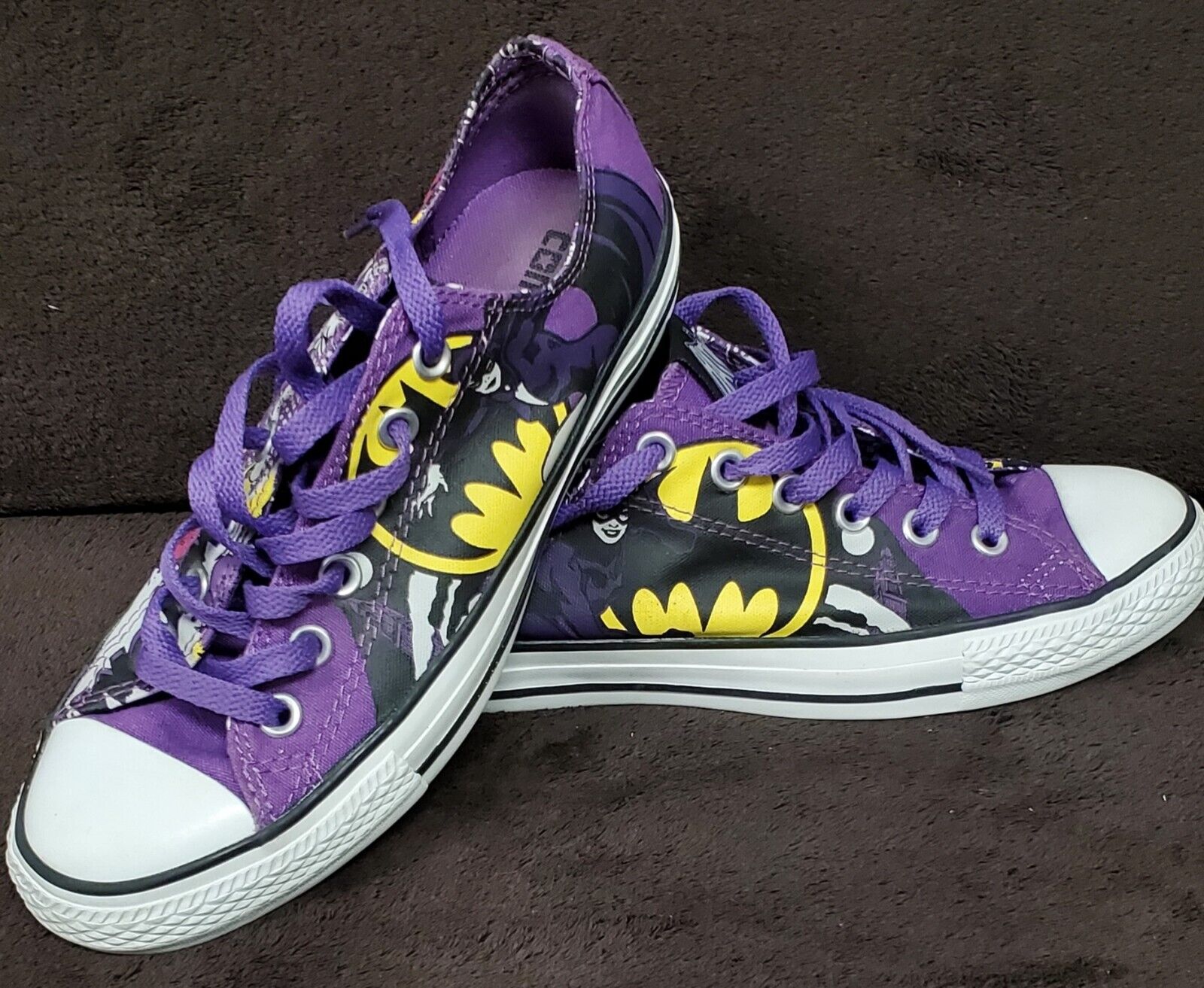 Batman / Catwoman Converse All-Star Chuck Taylor Sneakers Size 6M 8W