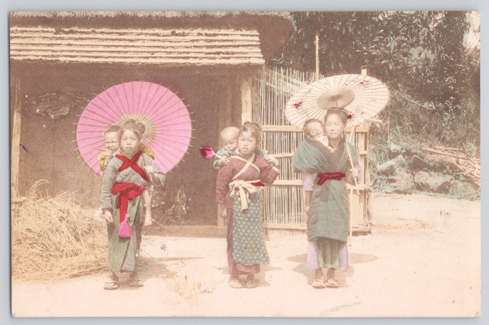 Postcard RPPC Japanese Girls Kimono Umbrella Village Vintage Tinted 1914 4 Sen