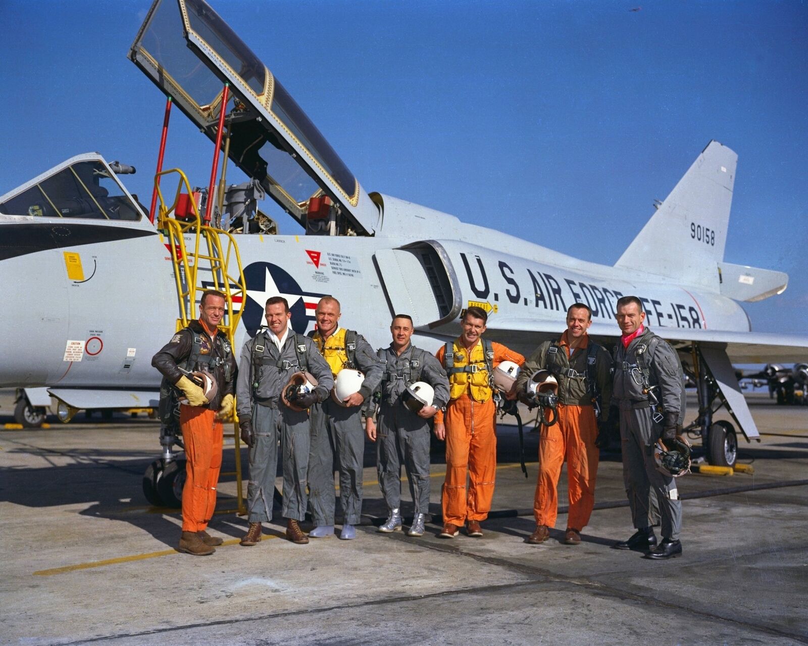 1961 MERCURY SEVEN Astronauts with Aircraft NASA PHOTO  (176-m)