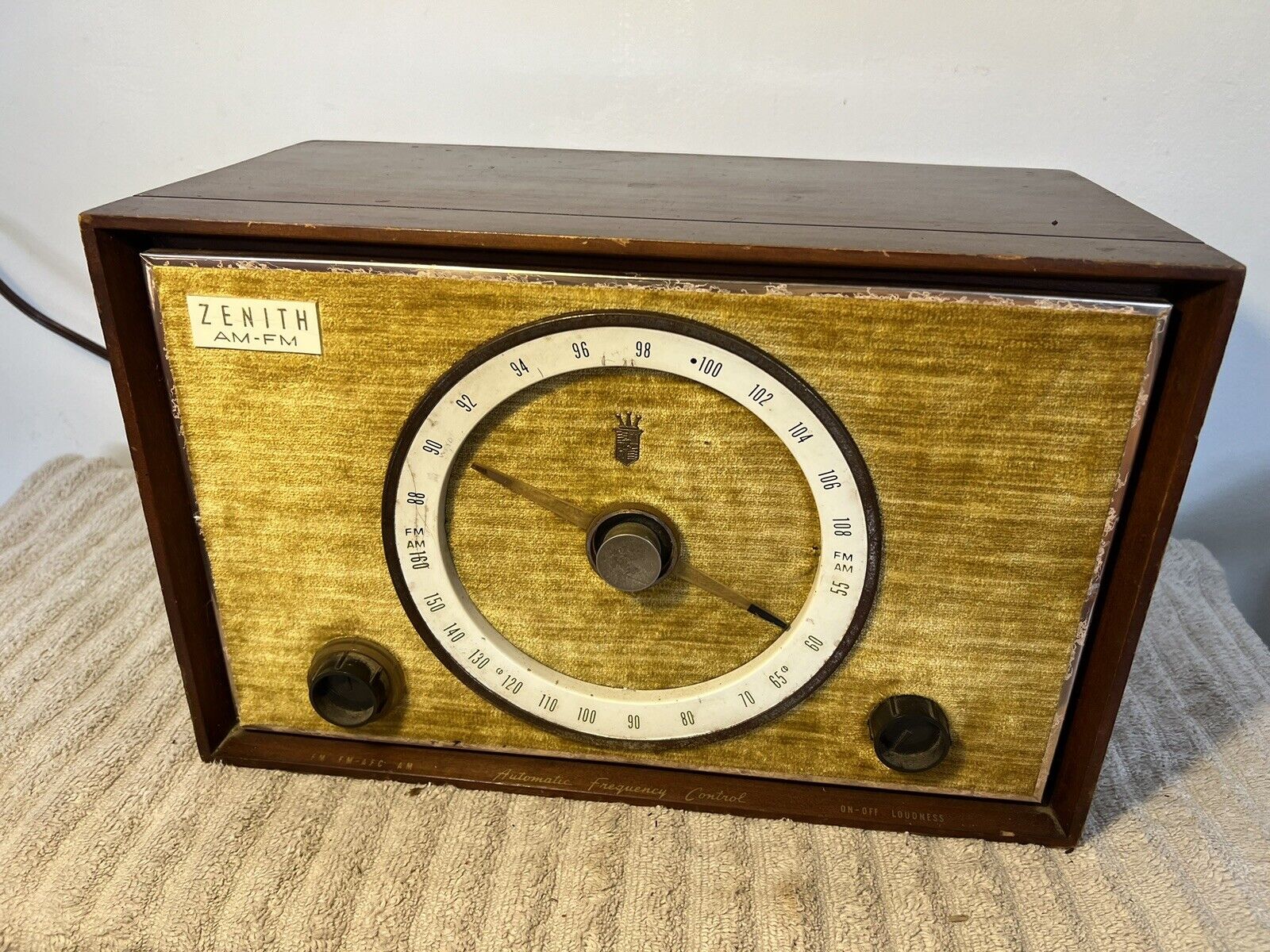 🍊Vintage 1959 MCM Zenith AM/FM Radio | Model C835R Felt Front TURNS ON