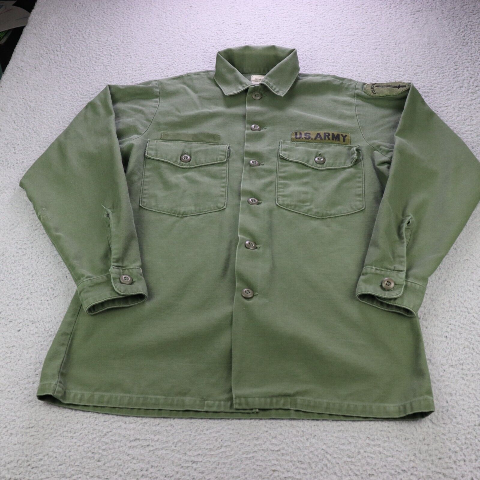 Vintage US Army Vietnam Shirt Mens Medium (15.5x33) Green OG-107 Sateen Utility