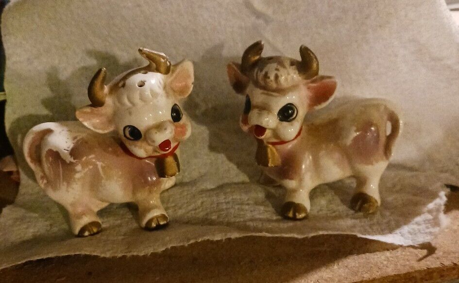 Vintage Elsie the Purple Cow Salt and Pepper Shakers Gold horns and bell