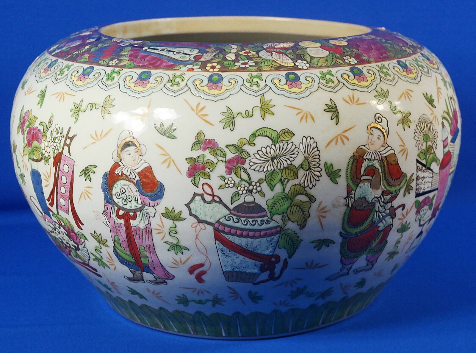 Antique Chinese Large Qianlong Period Family & Flower Jar Vase Vessel 15\