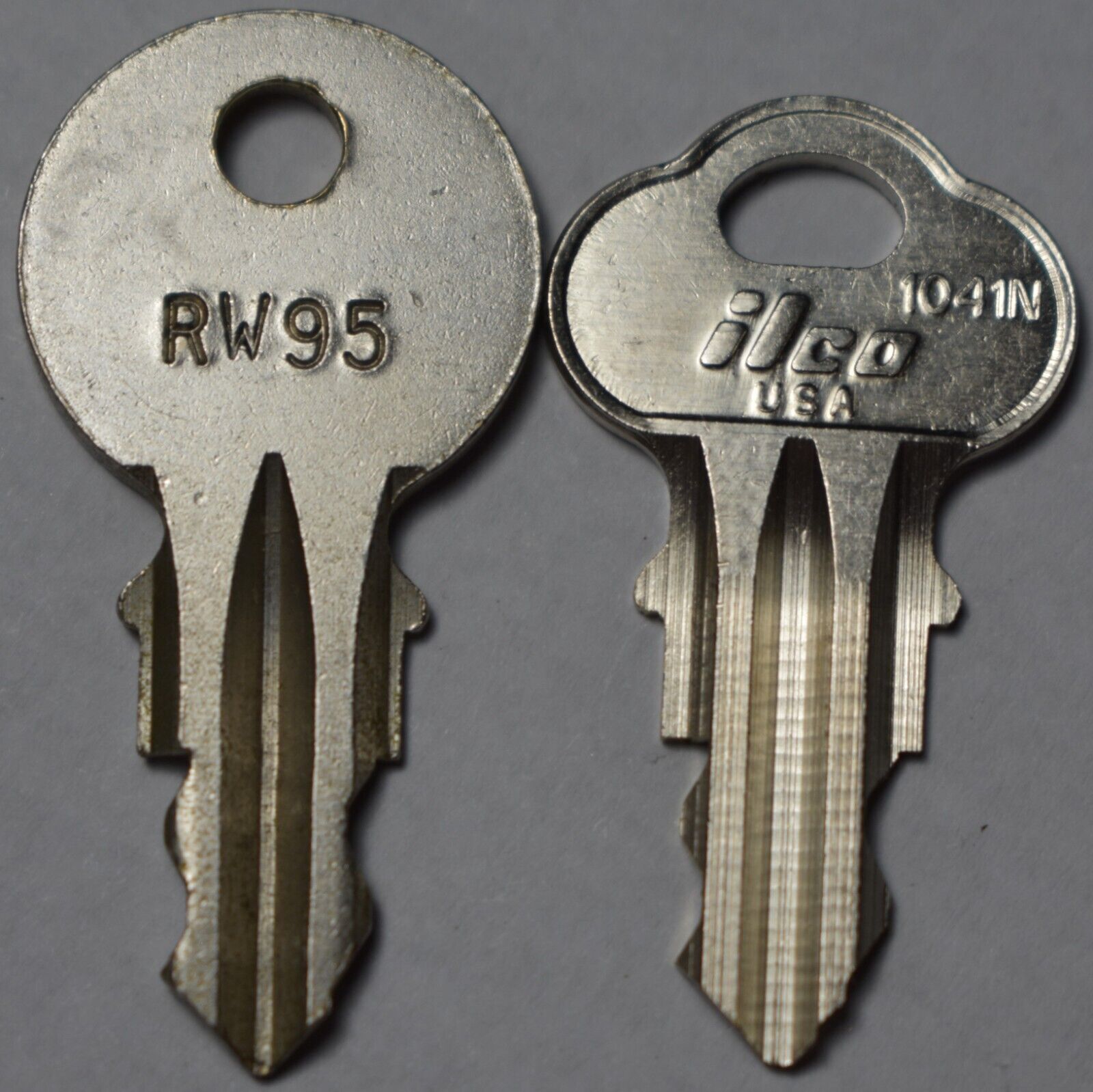 Wurlitzer RW95 Cabinet Key For Models 2500 Thru 3010