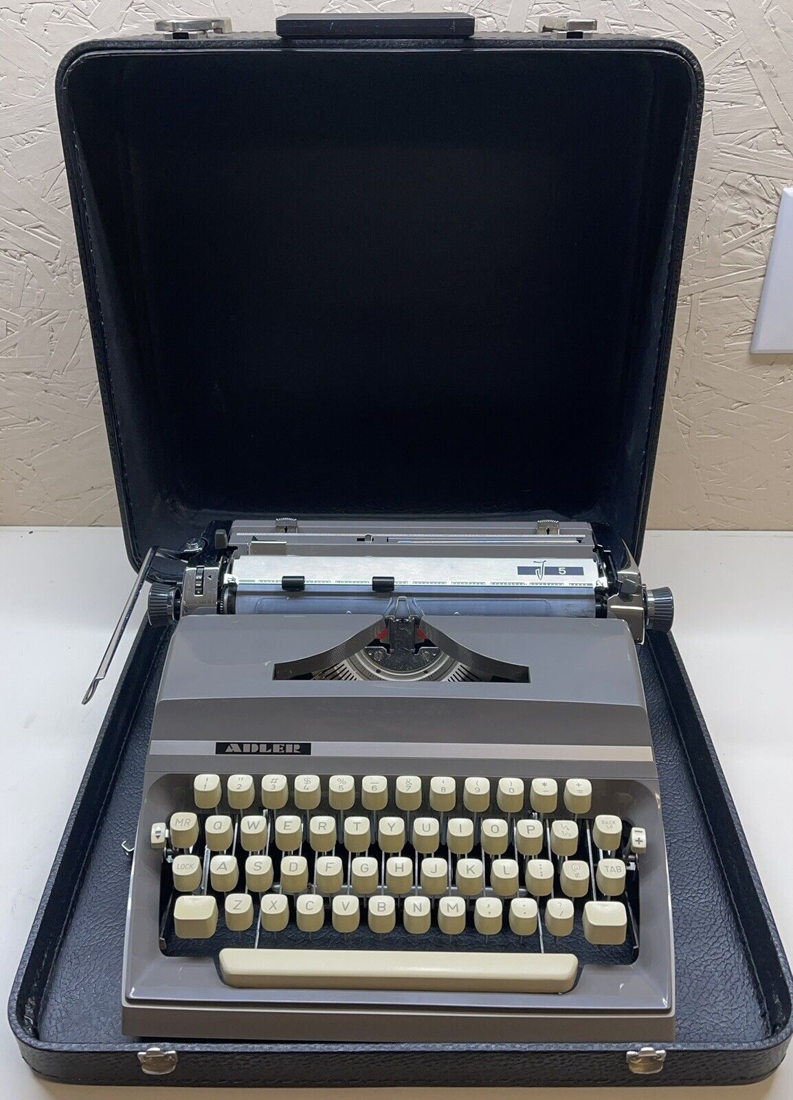 1968? Adler J5 Typewriter with Leather Carrying Case