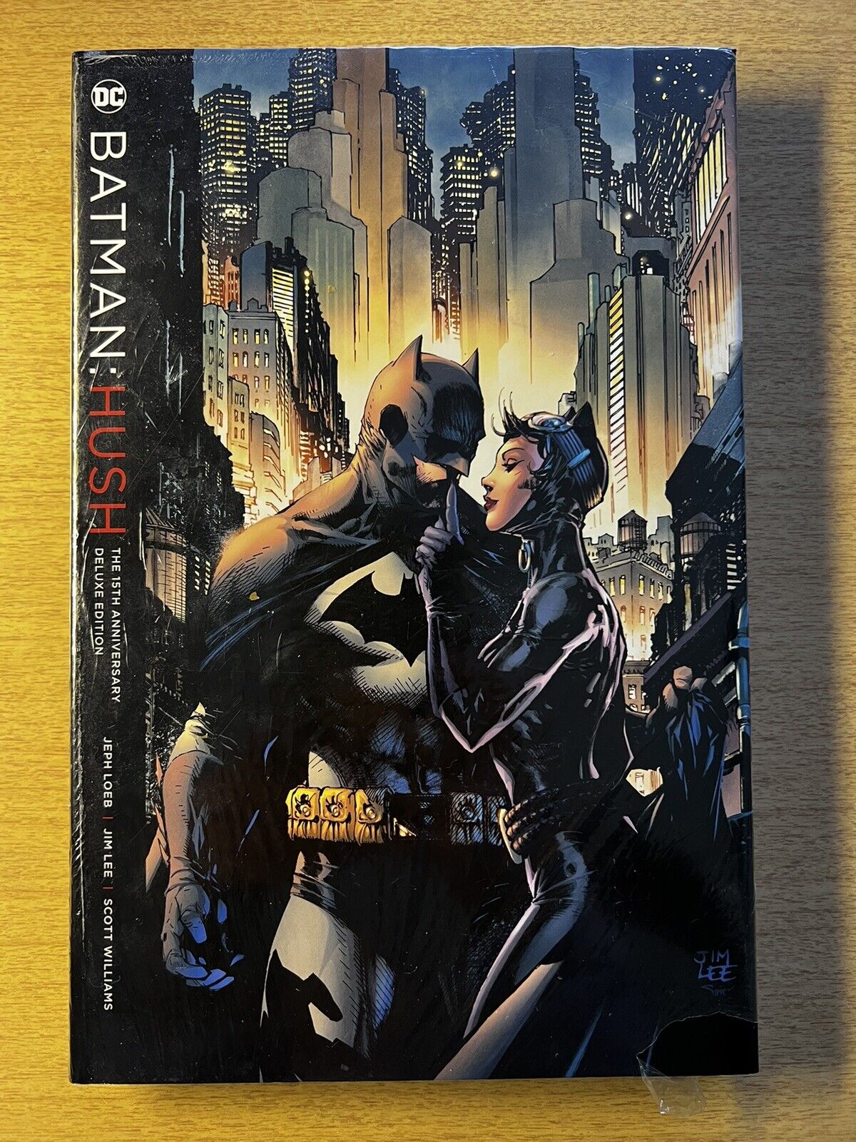 BATMAN: HUSH - 15th Anniversary DELUXE Edition - Hardcover - Brand NEW - Sealed
