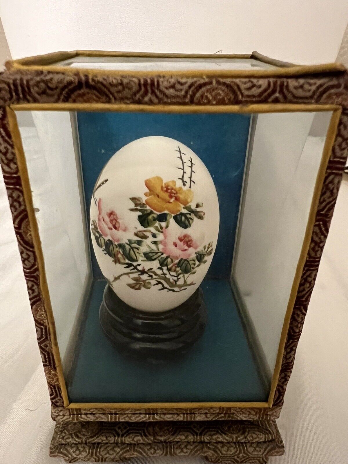 Vintage Chinese Hand Painted Egg Butterfly & Flowers In Glass Display Box Stand