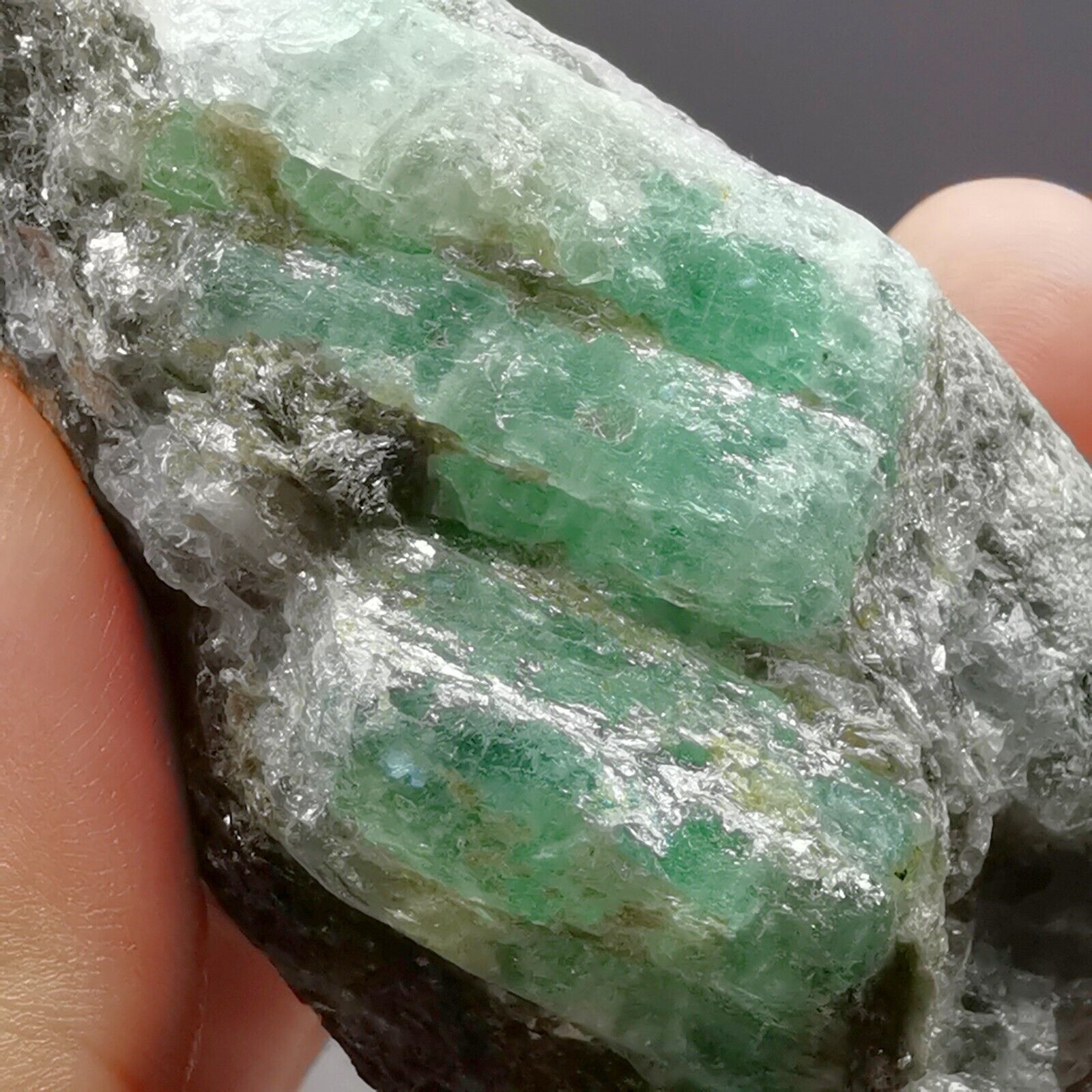 685ct / 137g Emerald w. Matrix / Malyshevo, Russia / Rough Crystal Gem Specimen
