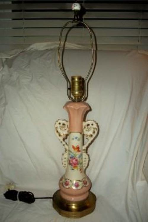 ANTIQUE HP ROSES PORCELAIN LAMP PINK GILT HANDLES HP FINIAL 1930s ORNATE BASE
