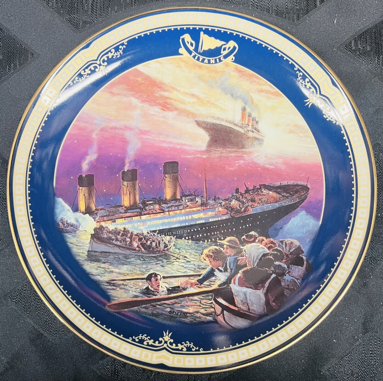 Titanic: Queen Of The Ocean Collectors Plate #14 Hope Survives