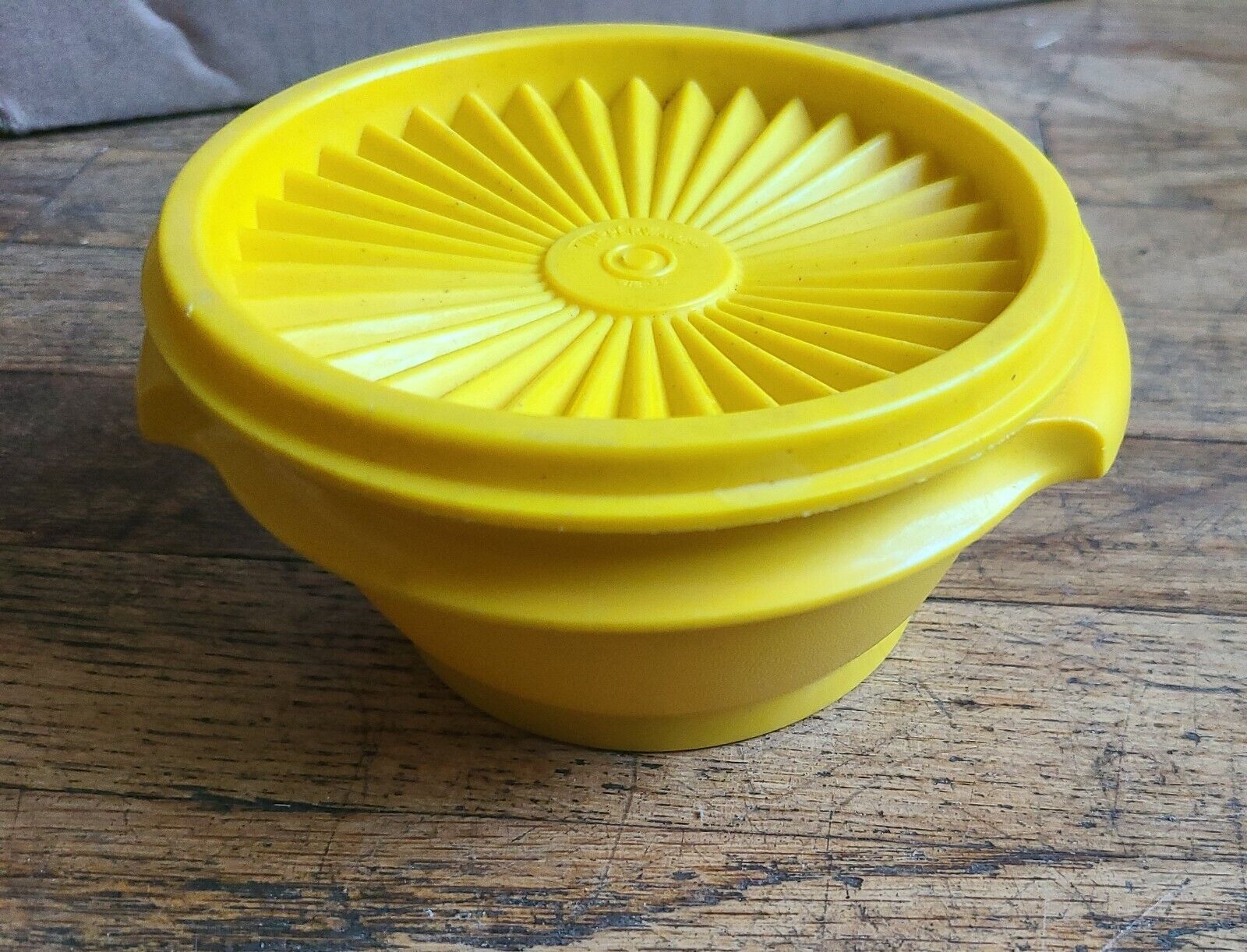 Tupperware Vintage Yellow 1323-14 Bowl with  Lid