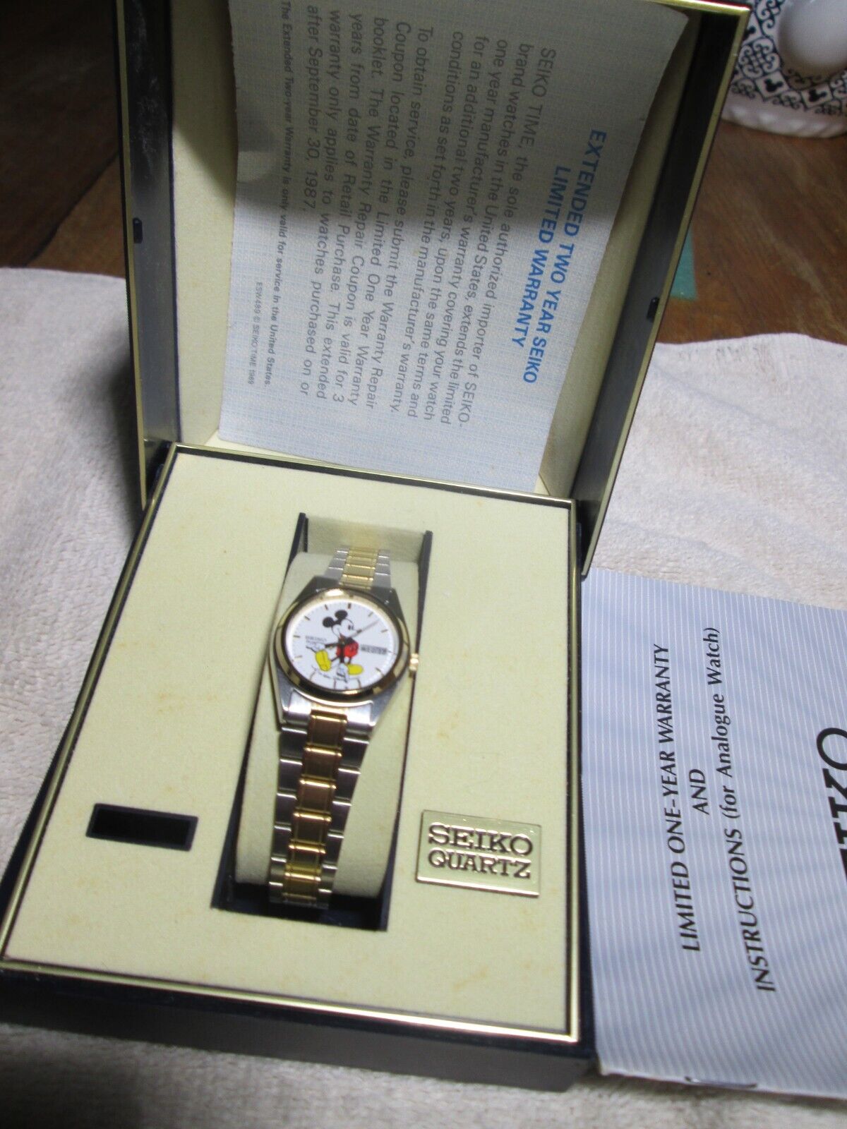 1989 Micky & Co Womens Seiko watch in Box with papers