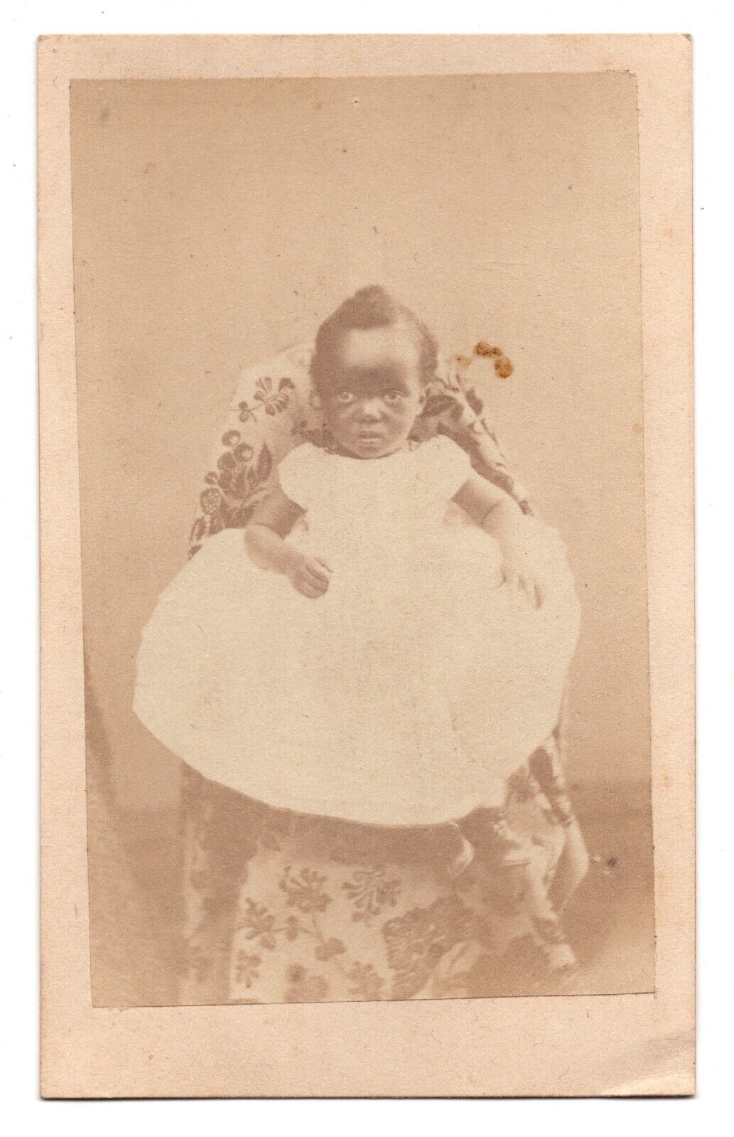 ANTIQUE CDV CIRCA 1860s AFRICAN AMERICAN BABY IN WHITE DRESS CIVIL WAR ERA