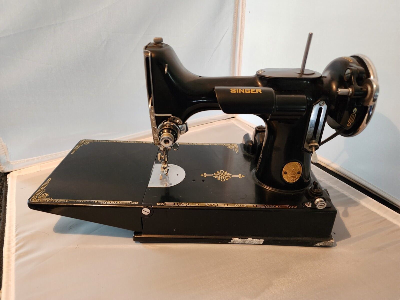 1939 Vintage Singer 221 Portable Electric Sewing Machine Featherweight W/Case 