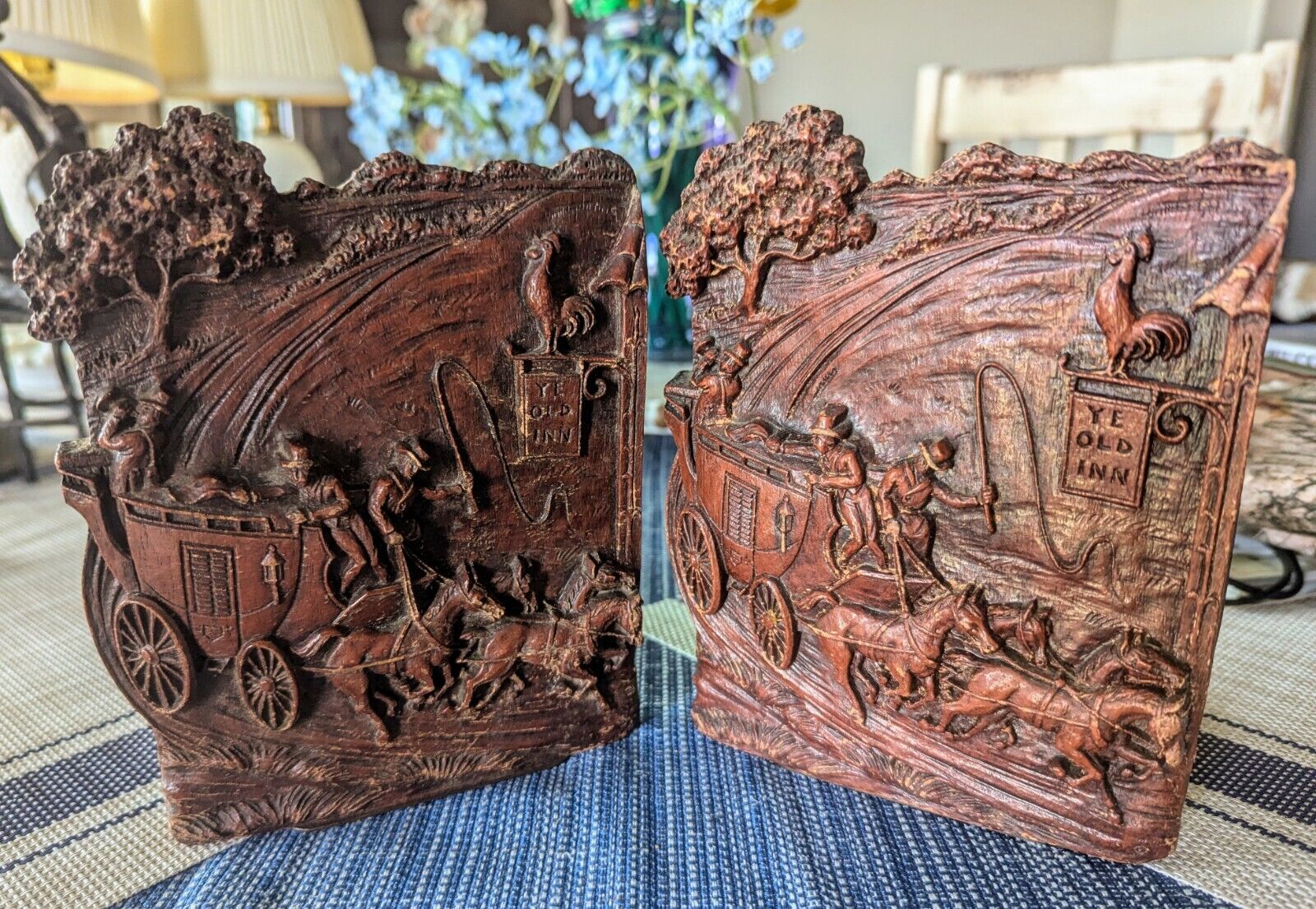 Bookends English Stagecoach Ye Old Inn Horses Rooster  Syroco Wood Vintage