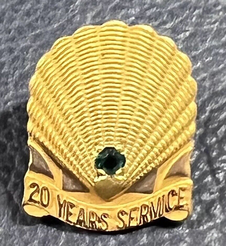 VINTAGE SHELL Gas & Oil 20 YEARS SERVICE PIN 10K GOLD 1975