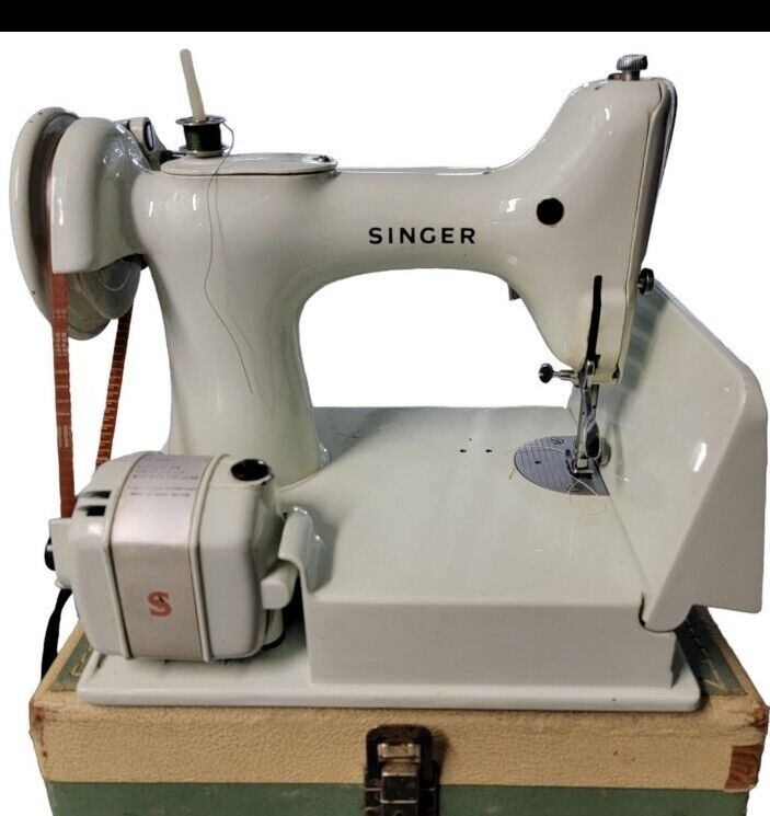 Singer White Featherweight 221K Sewing Machine Accessories Original Receipt Nice
