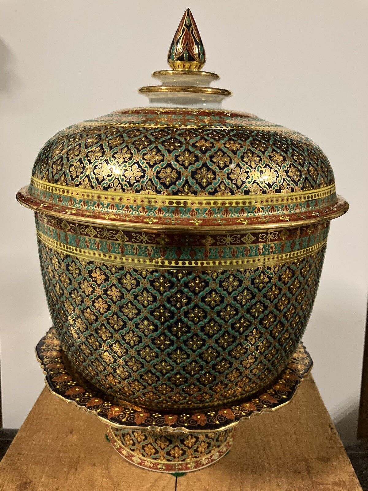 ThoPraYaKru Thai Hand Painted Porcelain Benjarong Urn Jar Lid with Pedestal