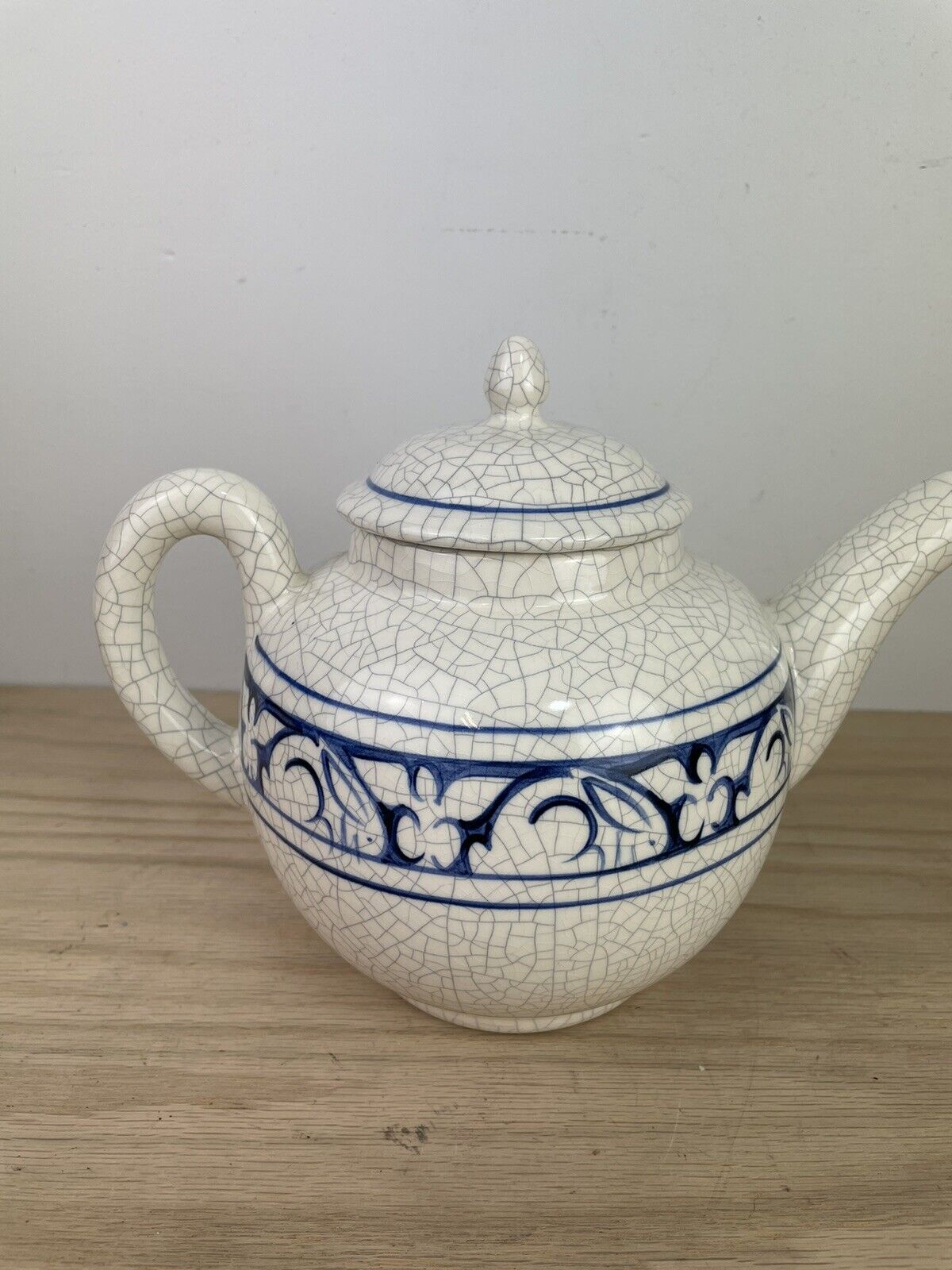 Vintage Dedham Pottery Cobalt Creme Crackle Glaze Bunny Teapot USA