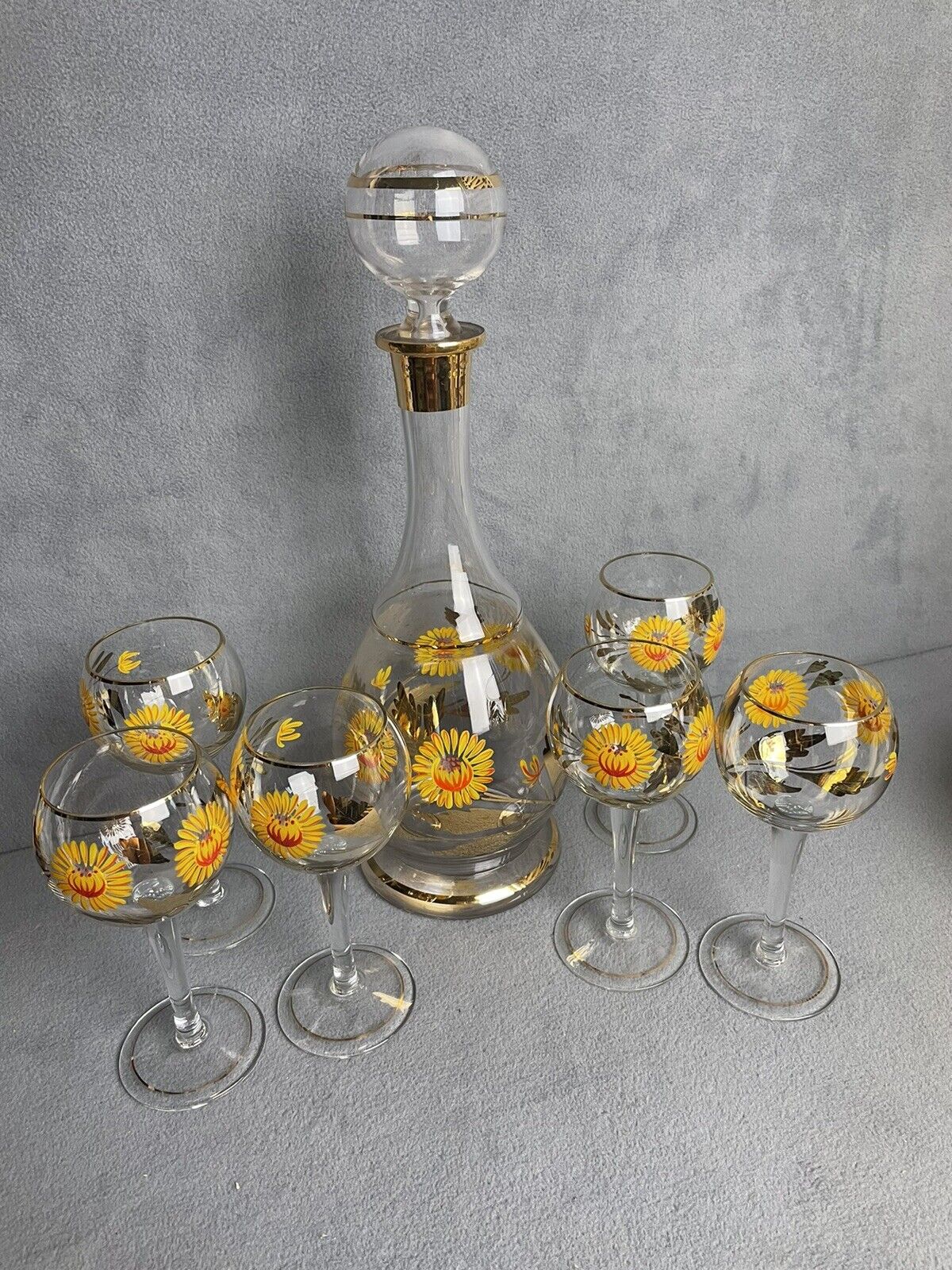 Vintage MCM Glass Hand-painted Sunflower Gold Trimmed Decanter & 6 Glasses 