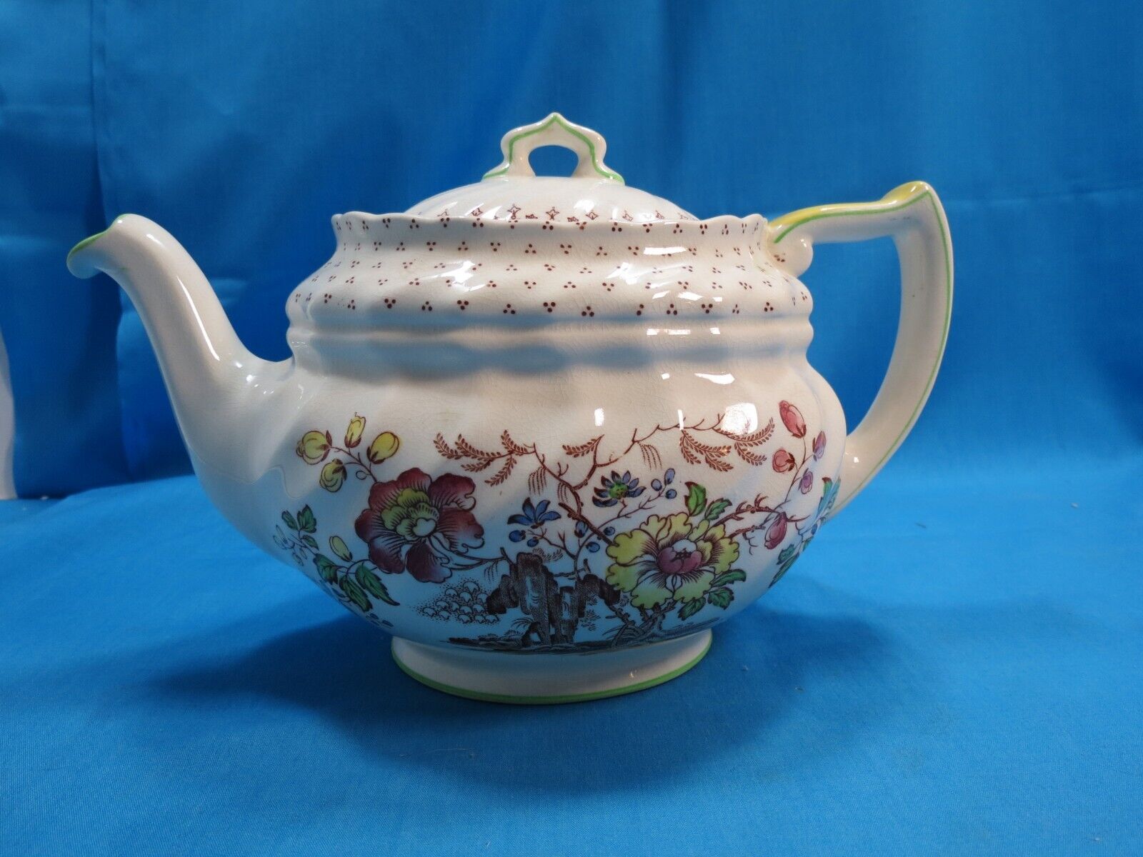 ANTIQUE CHINA Teapot. Royal Doulton Grantham D5477, White with Floral Design