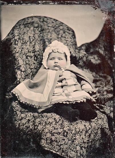 ORIGINAL VICTORIAN Tintype / Ferrotype Photograph c1860\'s BABY PORTRAIT