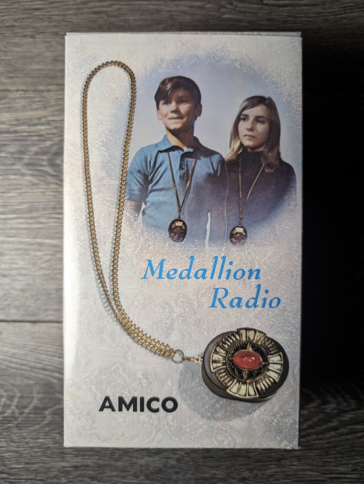 1960\'s AMICO Medallion / Necklace Figural Transistor Radio Japan Battery Op NOS