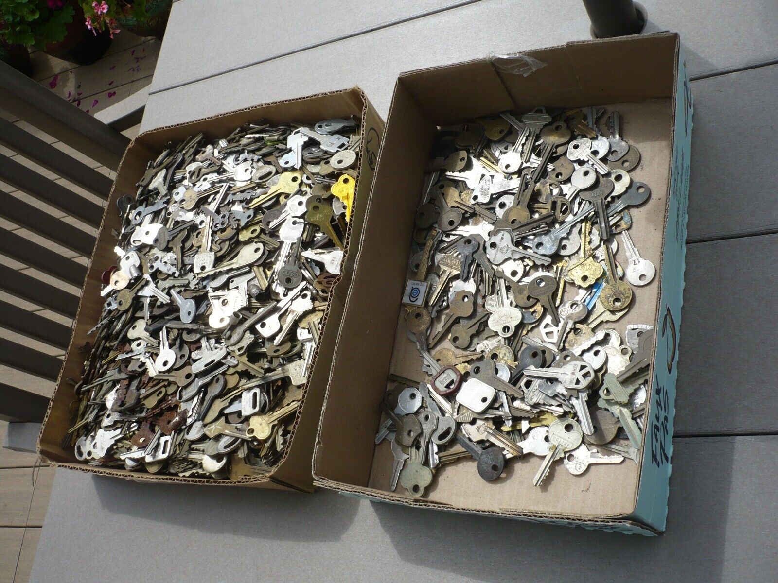  28 pounds of keys   brass aluminum steel car house padlock motorcycle free