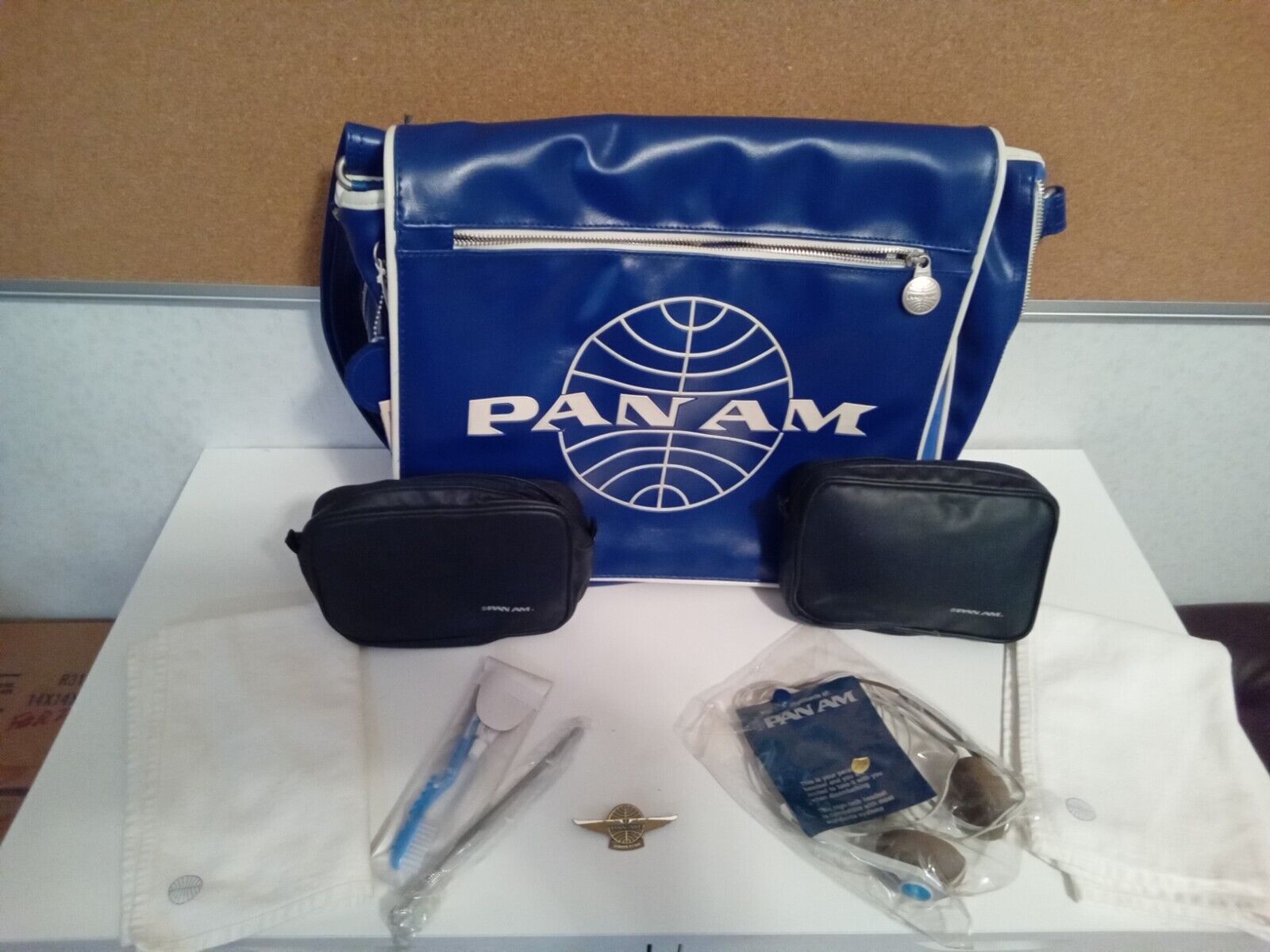 Vintage Pan Am Shoulder Bag, 2 Wash Bags, Headphones, Junior Flyer Pin & Napkins