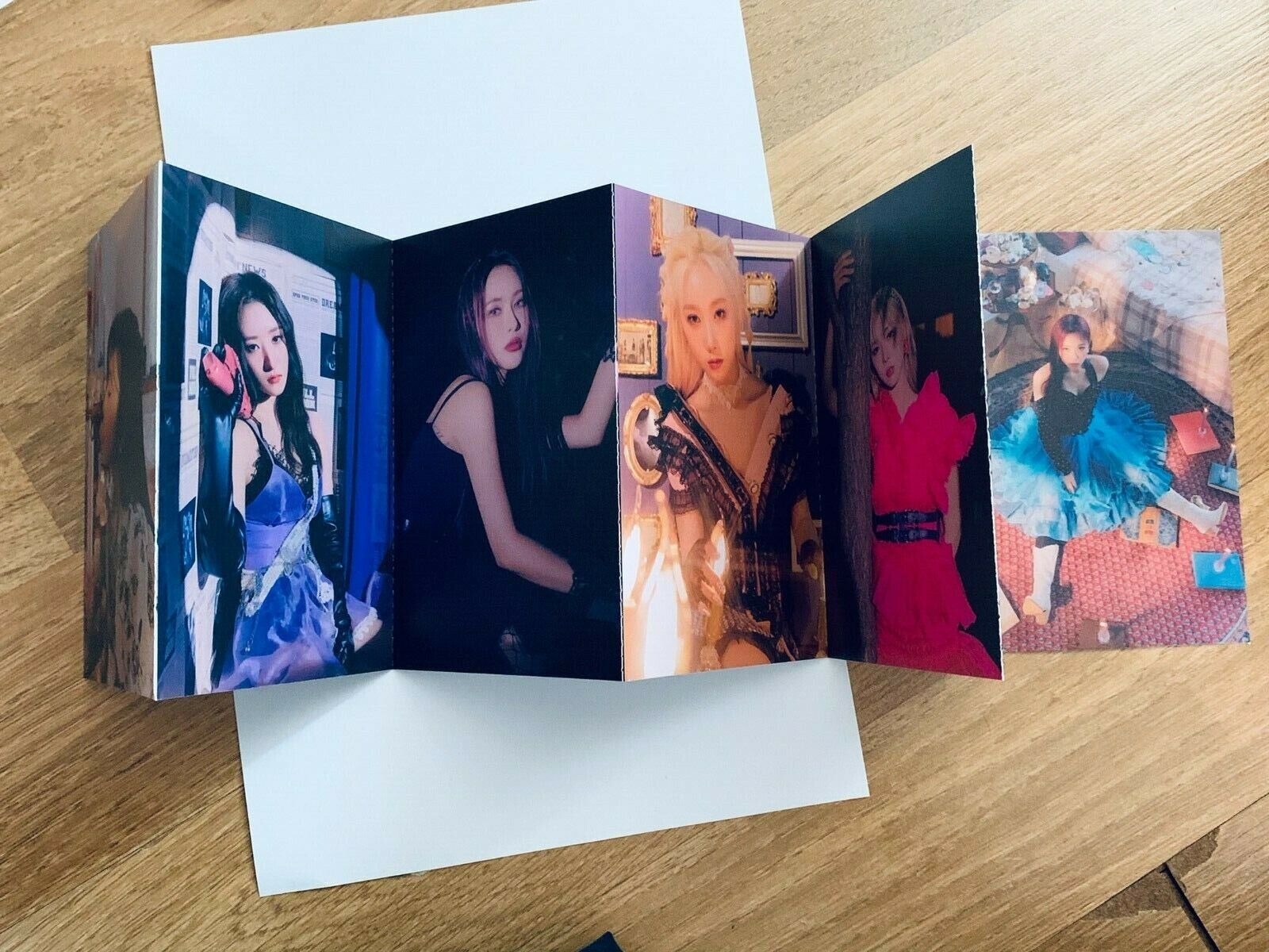 GAHYEON Official Postcard  DREAM CATCHER Album Mysterious Mansion Kpop Authentic