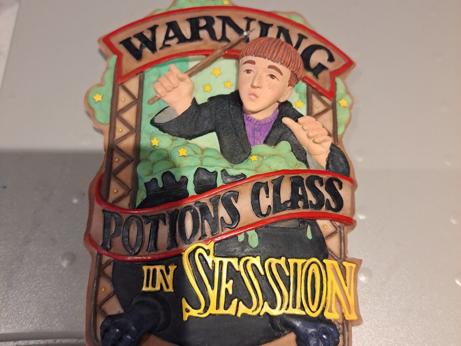 Harry Potter wall plaque 2000 Enesco Group Ron Weasiey Potions Class In Seassion