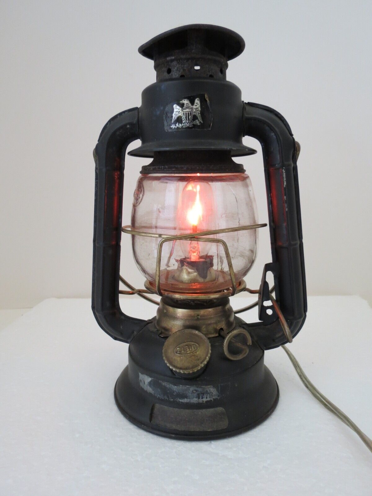 Dietz N.Y Little Wizard Kerosene Lantern w Globe Antique 9\