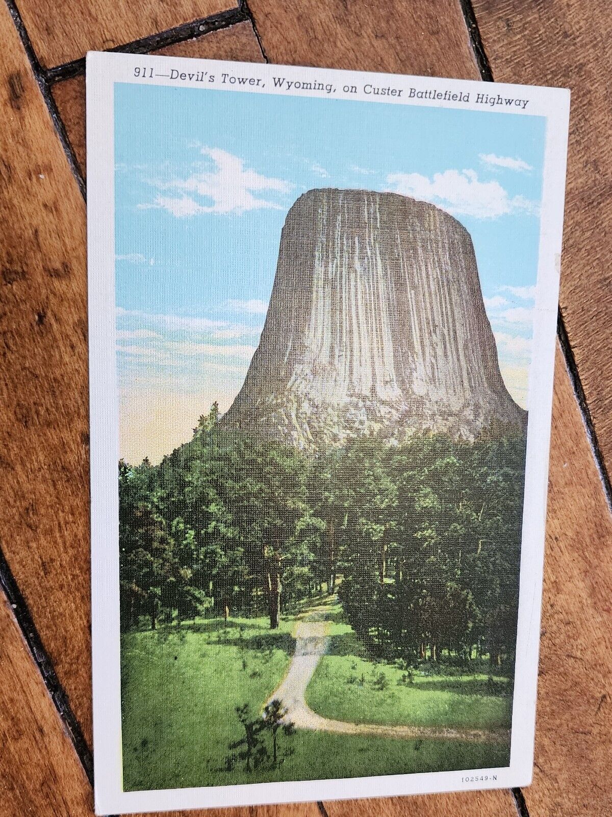 Vtg Devil's Tower Custer Battlefield Highway Wyoming unmailed Linen Postcard