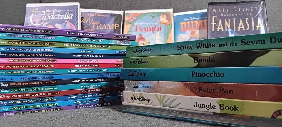 Disney Wonderful World of Reading Collection & Classic Movie Set - 21 Books & 6