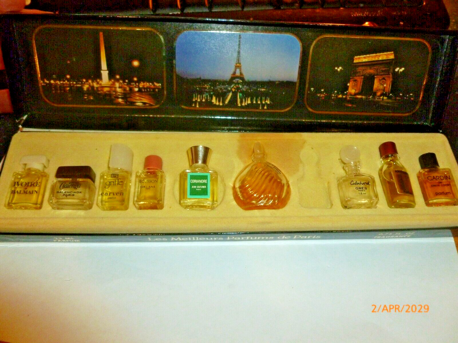 Vintage Les Meilleurs Parfums de Paris 10 Bottle Minature Set