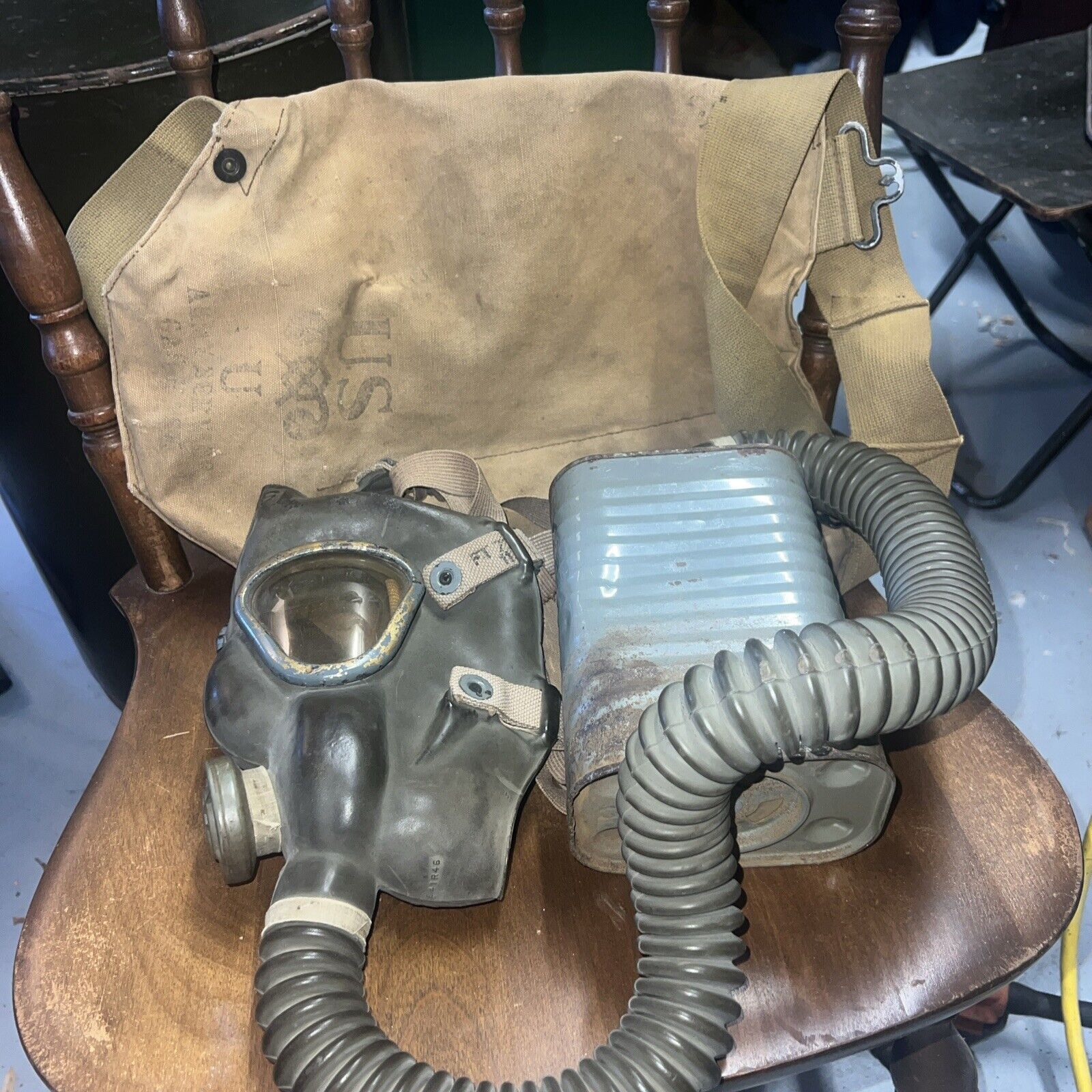 WW2 World War 2 II US Army Military Gas Mask With Canvas Carry Bag - Great Find