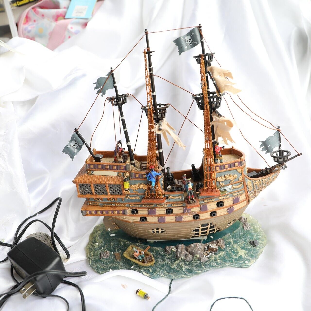 Lemax Spooky Town Lighted/Moving/Singing Ghost Galleon Pirate Ship READ VIDEO