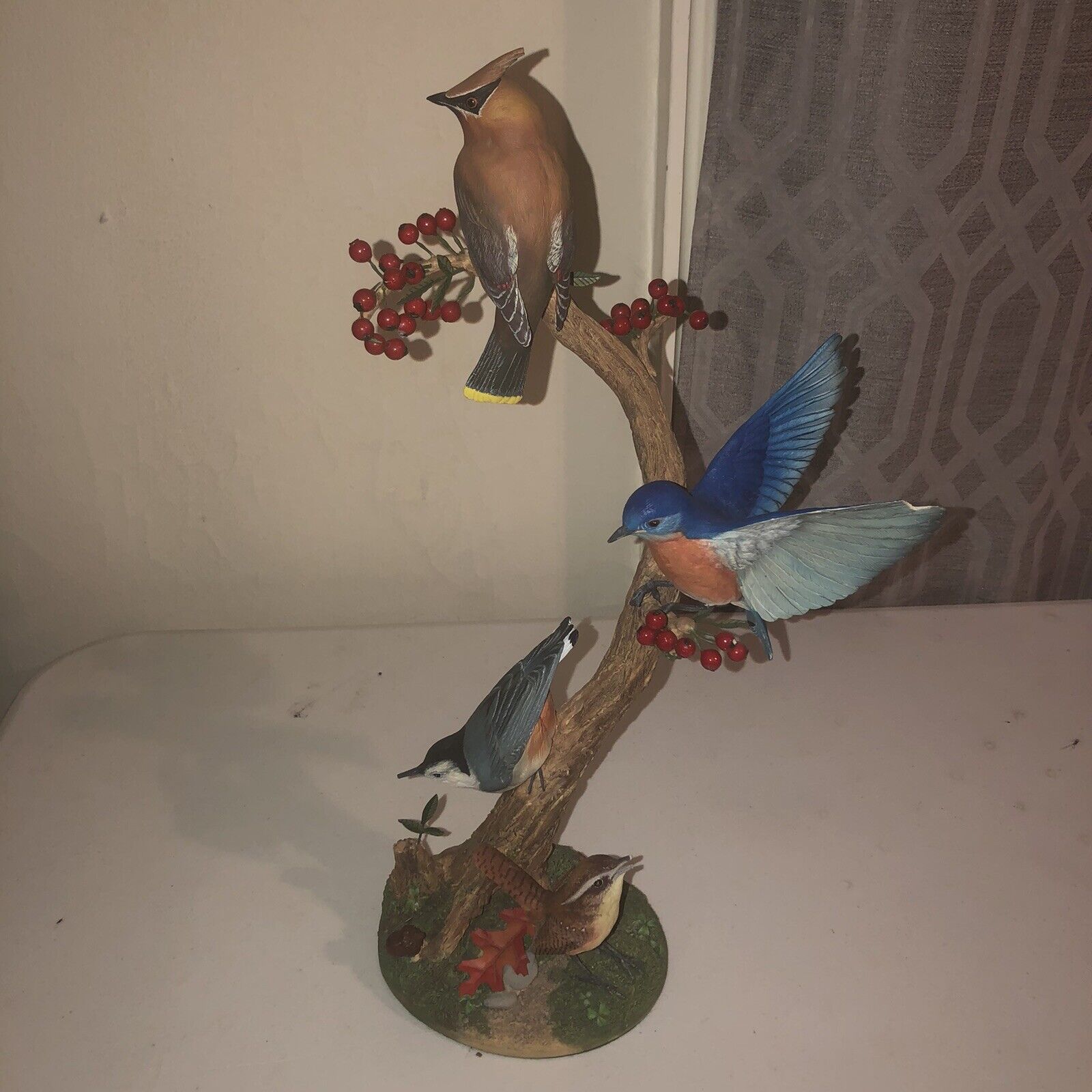 The Danbury Mint Autumn Symphony Song Bird Bob Guge Sculpture Figurine 16\