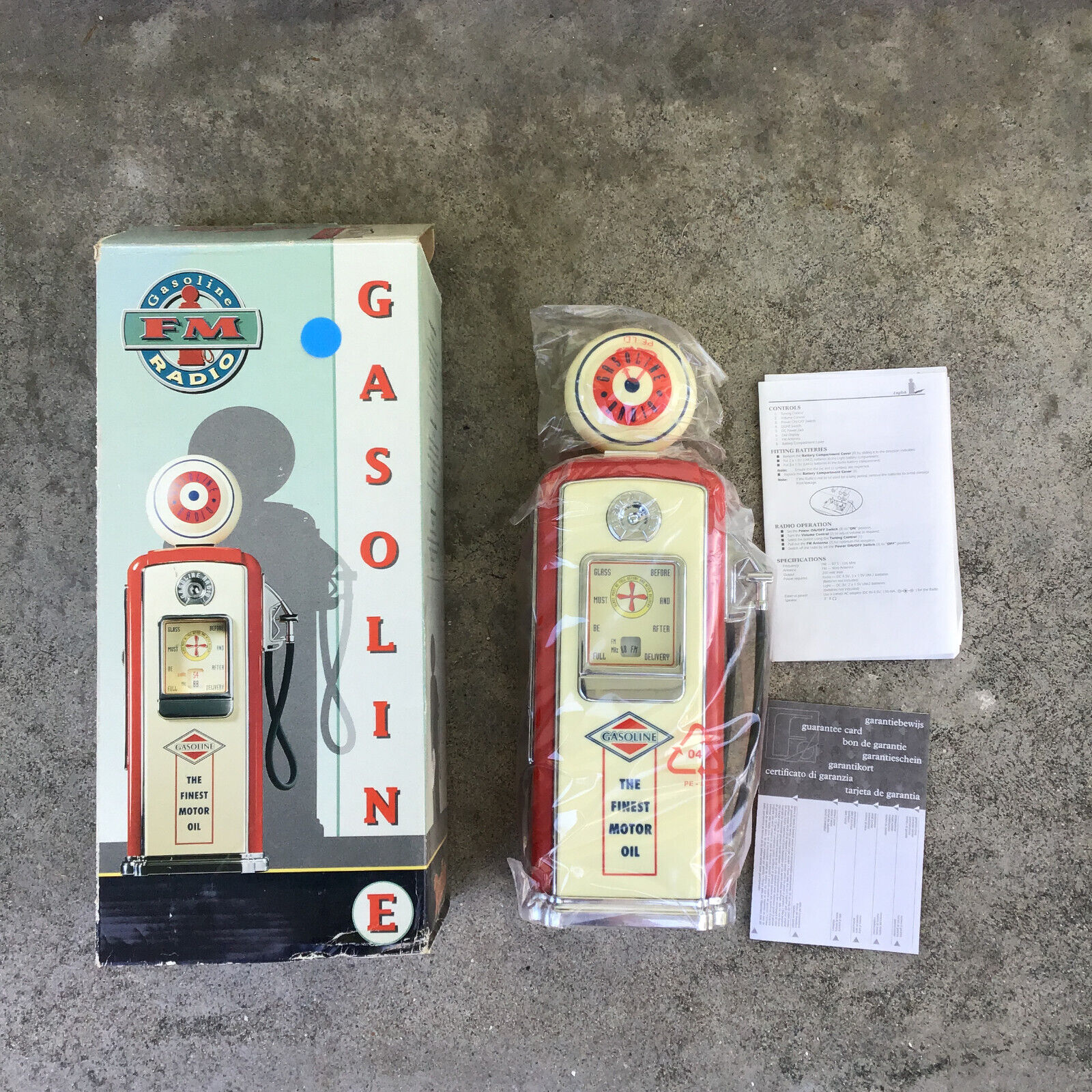 Vintage PF Product Gasoline FM Marathon Mini Radio w/ Box and Inserts