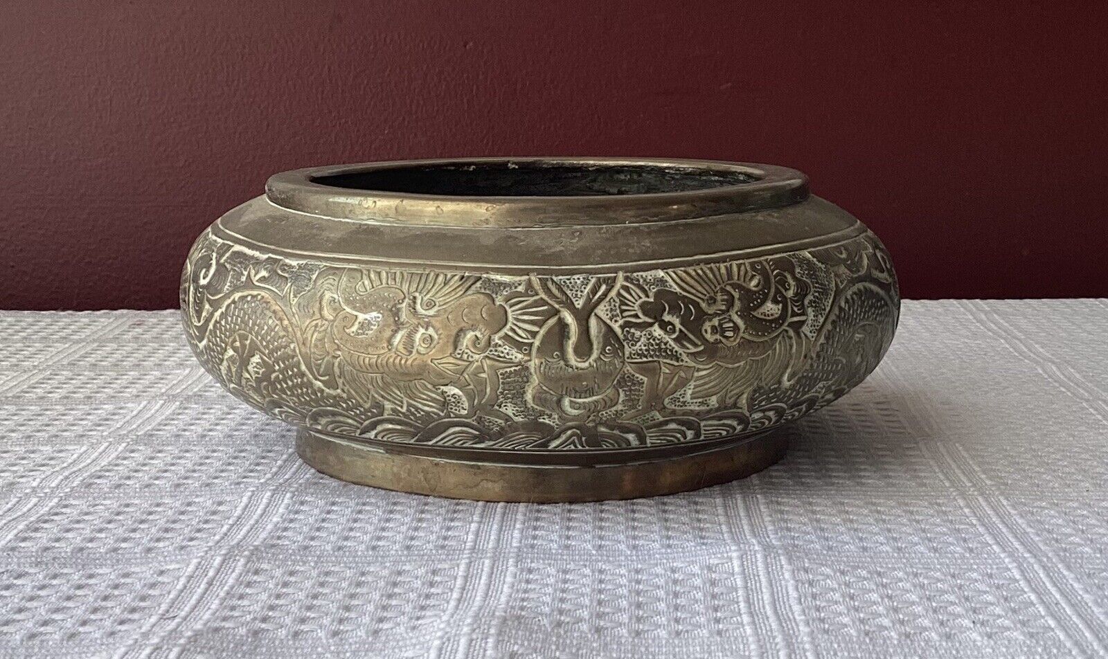 Antique Xuande Mark 18th/19th C. Chinese Brass Bowl, Dragon-design, Heavy