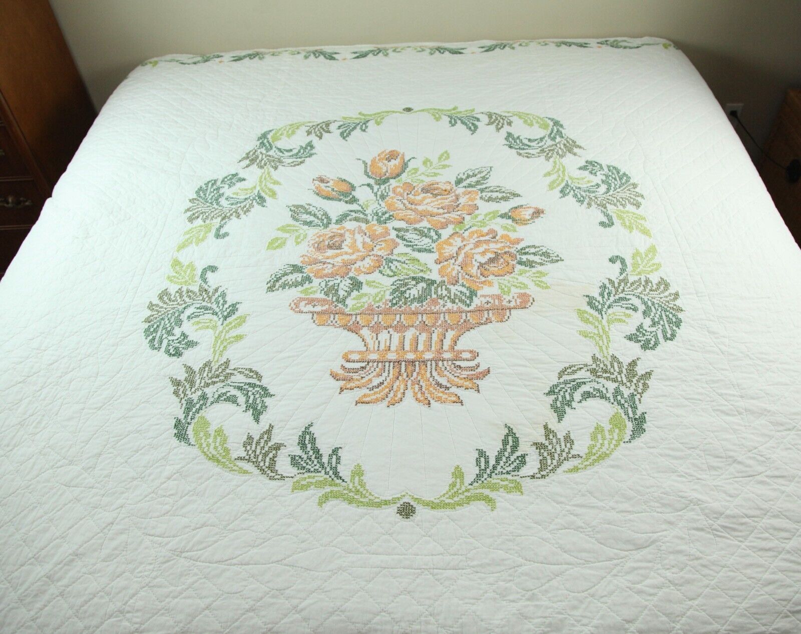 FLAWS Vintage Embroidered Needlepoint Bedspread Floral Bouquet Full 86