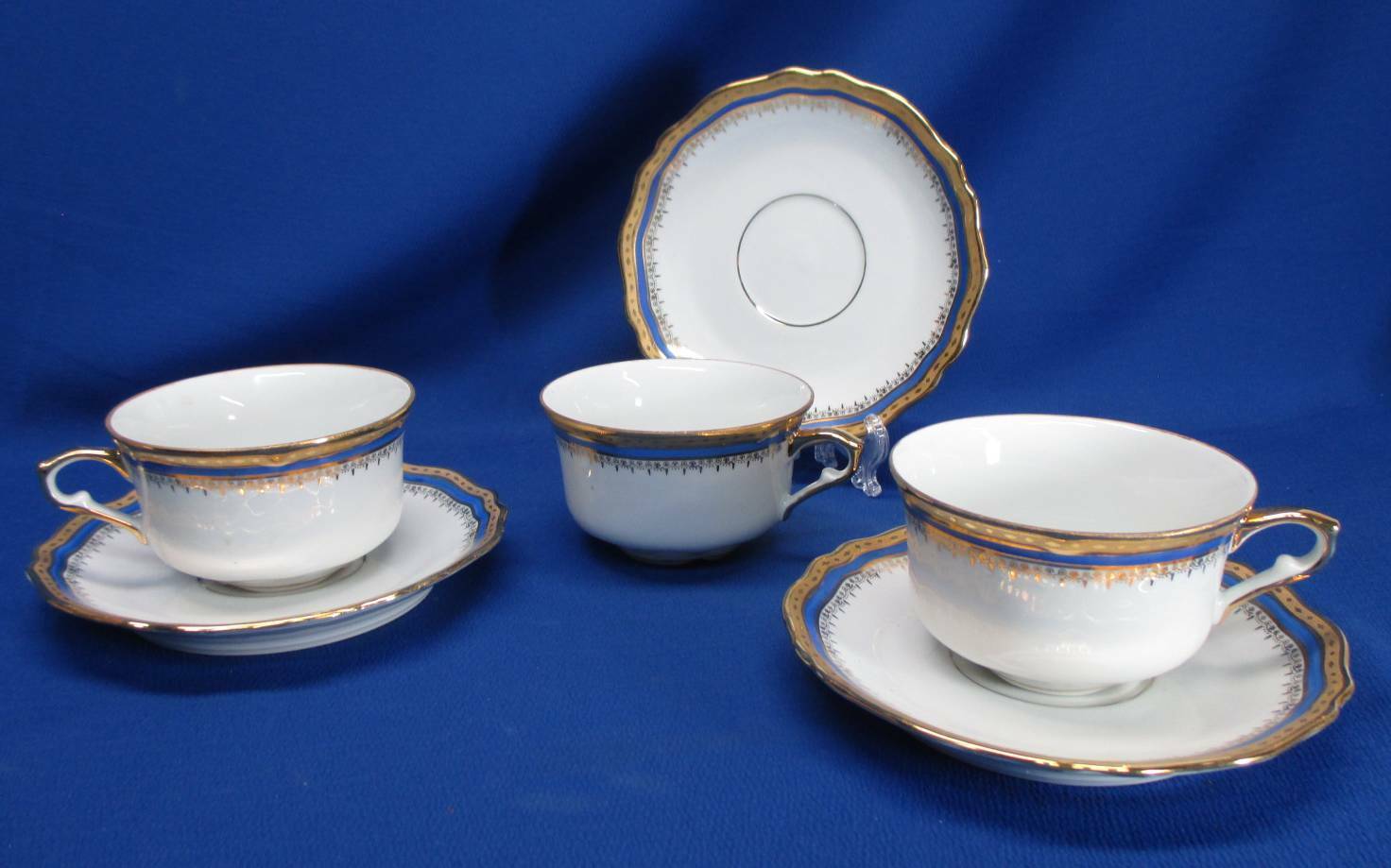 SET OF 3 PENICAUD & SAVARRY LIMOGES ROYAL BLUE & HEAVY GOLD CUPS & SAUCERS