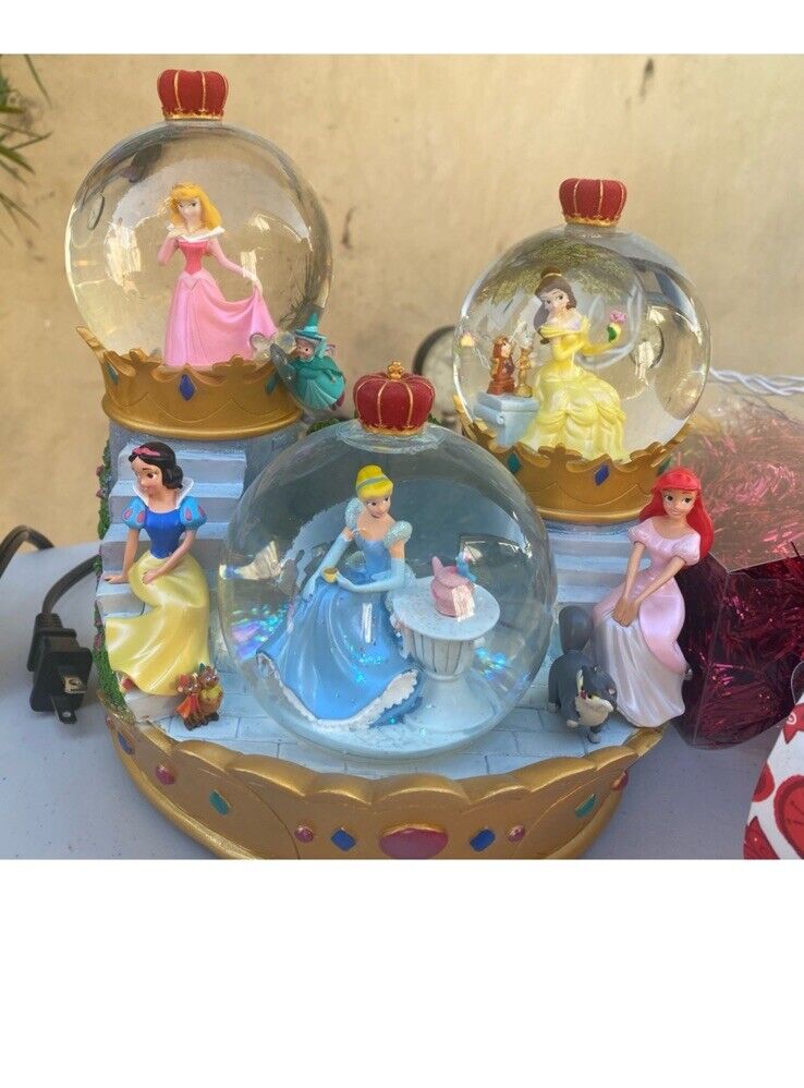 Disney Princesses Snow Globe