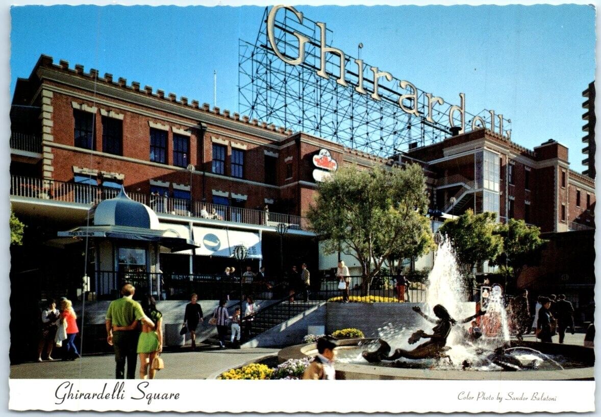 Postcard - Ghirardelli Square, San Francisco, California, USA